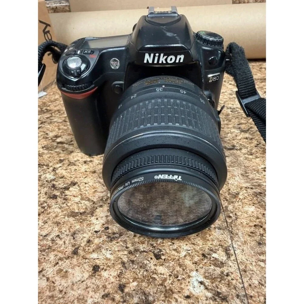 Nikon D80 DSLR Camera w/ AF-S DX 18-55mm VR Lens Tiffen Filter Untested